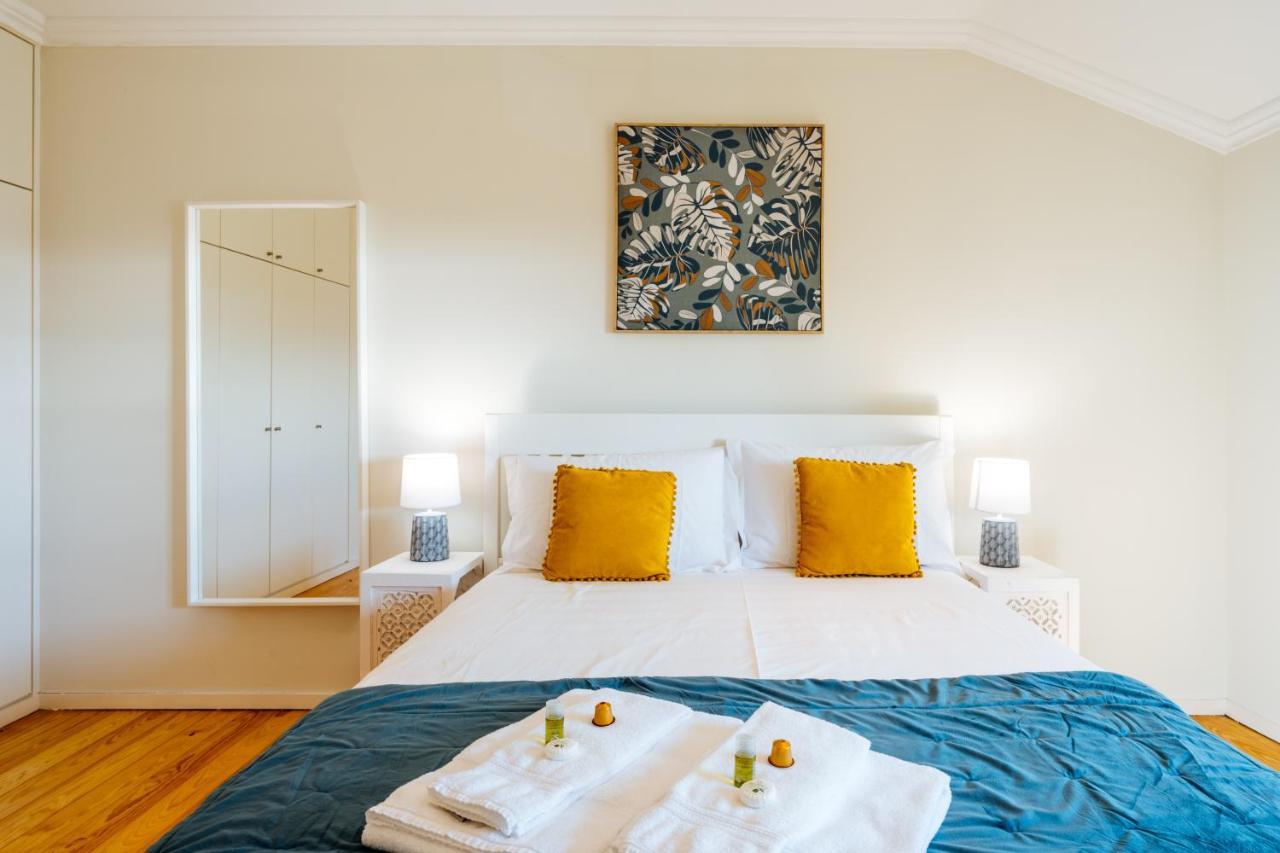 Superior King River View Room